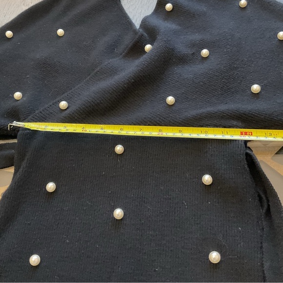 CHELSEA Black Ribbed Belted  V Neck with Faux Pearls Sweater . - Picture 5 of 8